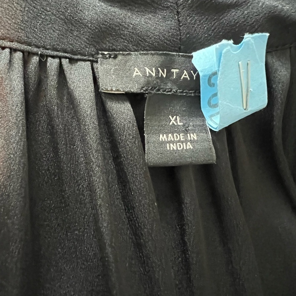 Ann Taylor “cold shoulder” Women's Top - Picture 3 of 5